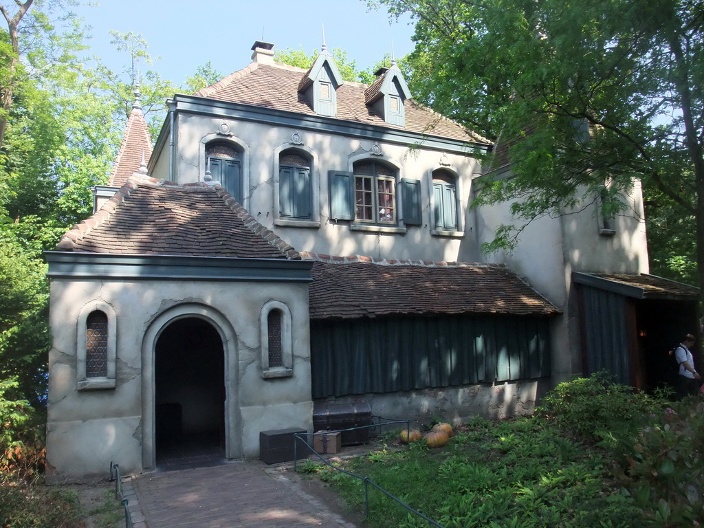 Front of the Cinderella attraction at the Fairytale Forest at the Marerijk kingdom