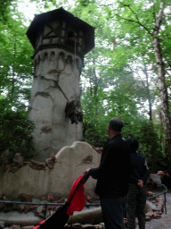 Miaomiao`s parents in front of the Rapunzel attraction at the Fairytale Forest at the Marerijk kingdom