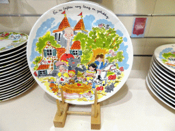 Plate at the the In den Ouden Marskramer souvenir shop at the Marerijk kingdom