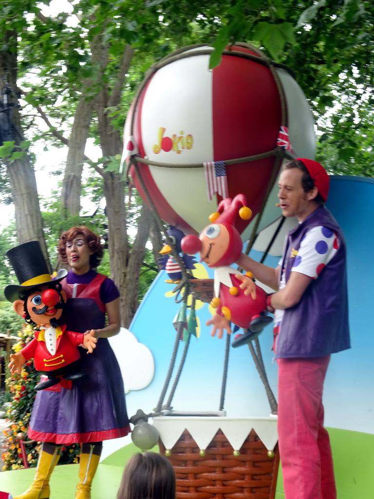 Actors and hand puppets at the Jokie and Jet attraction at the Carnaval Festival Square at the Reizenrijk kingdom