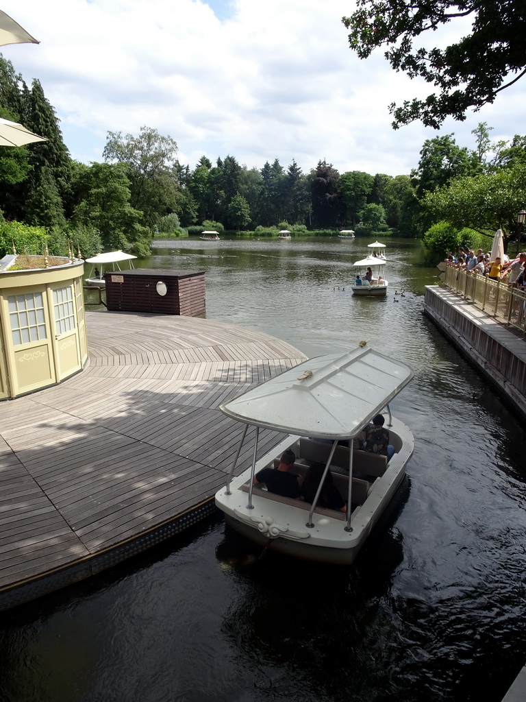 Gondolettas at the Gondoletta attraction at the Reizenrijk kingdom, viewed from the entry platform