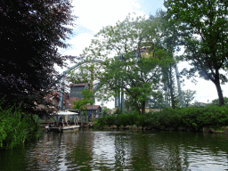 Gondolettas and ducks at the Gondoletta attraction at the Reizenrijk kingdom and the Baron 1898 attraction at the Ruigrijk kingdom, viewed from our Gondoletta