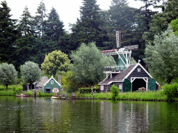 The Kinderspoor attraction at the Ruigrijk kingdom, viewed from our Gondoletta at the Gondoletta attraction at the Reizenrijk kingdom