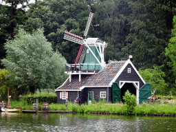 The Kinderspoor attraction at the Ruigrijk kingdom, viewed from our Gondoletta at the Gondoletta attraction at the Reizenrijk kingdom