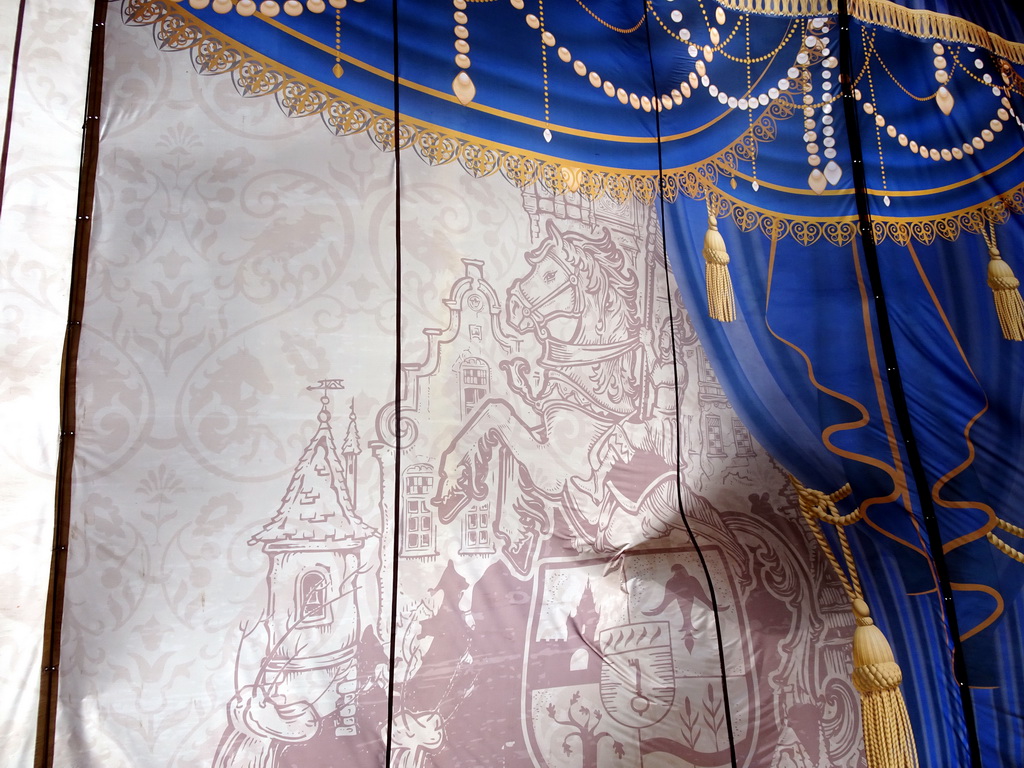 Stage curtain in the Raveleijn theatre at the Marerijk kingdom