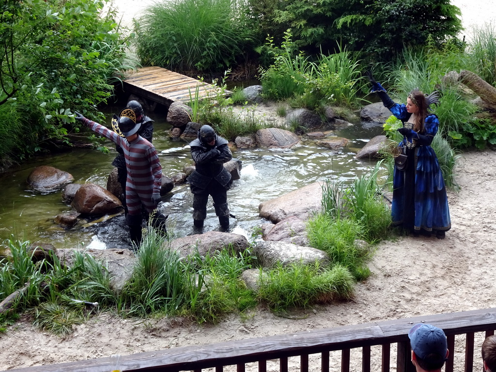 Actors on the stage of the Raveleijn theatre at the Marerijk kingdom, during the Raveleijn Parkshow