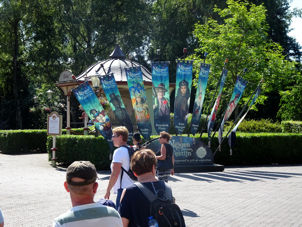 Banners of the Negen Pleinen Festijn at the Dwarrelplein square