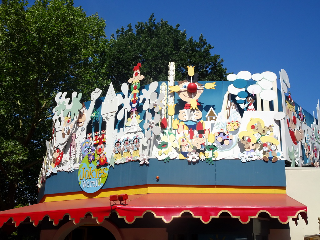 Facade of the Jokies Wereld shop at the Carnaval Festival Square at the Reizenrijk kingdom