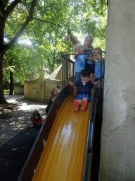 Max on a slide at the Glijhuys building at the Laafland attraction at the Marerijk kingdom