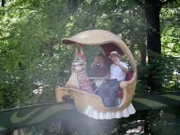 Miaomiao`s parents in the monorail of the Laafland attraction at the Marerijk kingdom