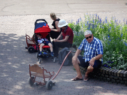 Max and his grandmother at the Ruigrijkplein square at the Ruigrijk kingdom, viewed from the Polka Marina attraction