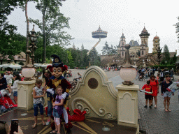 Jester Pardoes at the Pardoes Promenade in front of the Symbolica attraction at the Fantasierijk kingdom and the Pagoda attraction at the Reizenrijk kingdom