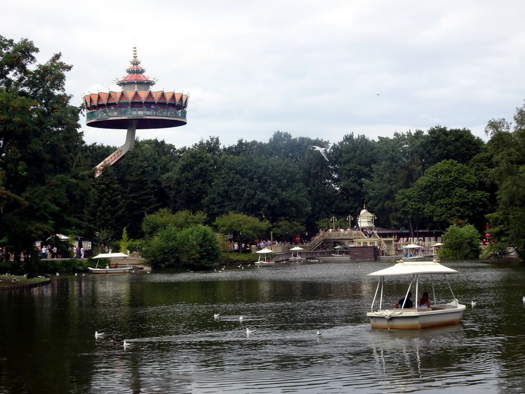The Gondoletta lake and Pagoda attraction at the Reizenrijk kingdom, viewed from near the Kinderspoor attraction at the Ruigrijk kingdom