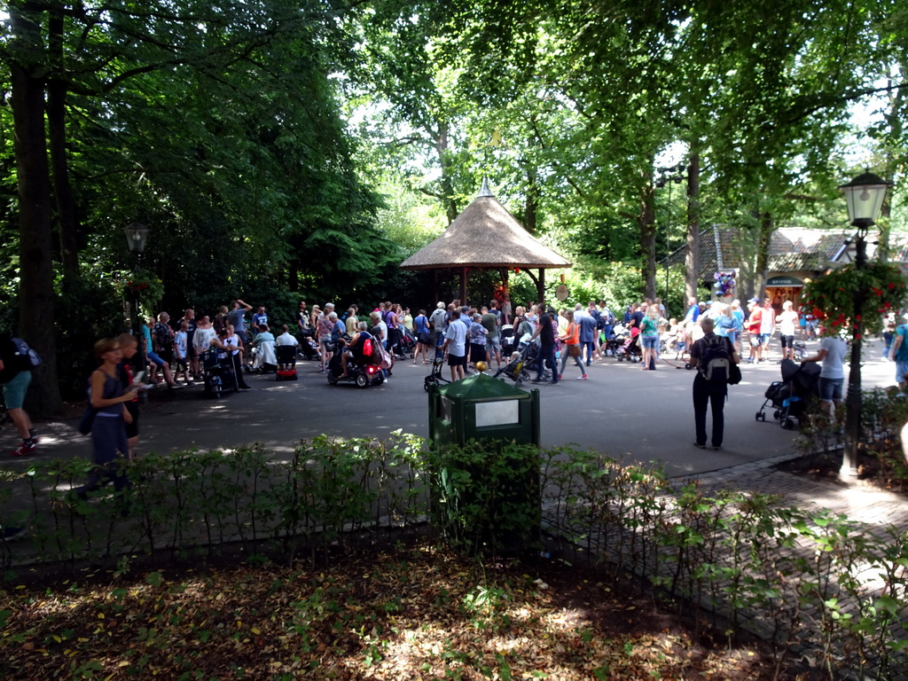 The Sprookjessprokkelaar at the entrance to the Fairytale Forest at the Marerijk kingdom