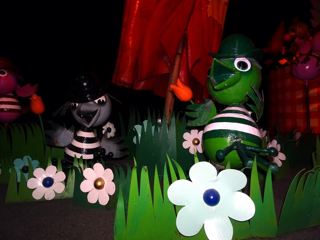 Dutch birds at the Carnaval Festival attraction at the Reizenrijk kingdom