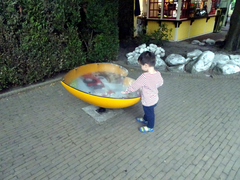 Max at the Kleuterhof playground at the Reizenrijk kingdom