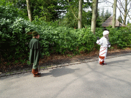 Actors on the road near the entrance to the Fairytale Forest at the Marerijk kingdom