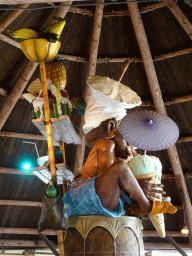 Right side of the Cannibal statue at the center of the Monsieur Cannibale attraction at the Reizenrijk kingdom