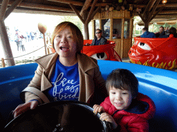 Miaomiao and Max at the Monsieur Cannibale attraction at the Reizenrijk kingdom