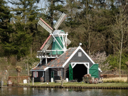 Windmill at the Kinderspoor attraction at the Ruigrijk kingdom, viewed from our Gondoletta at the Gondoletta attraction at the Reizenrijk kingdom