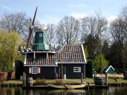 Windmill at the Kinderspoor attraction at the Ruigrijk kingdom, viewed from our Gondoletta at the Gondoletta attraction at the Reizenrijk kingdom