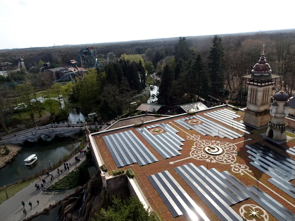 The roof of the Symbolica attraction at the Fantasierijk kingdom, the Gondoletta attraction at the Reizenrijk kingdom and the Baron 1898, Vliegende Hollander and Joris en de Draak attractions at the Ruigrijk kingdom, viewed from the Pagoda attraction at the Reizenrijk kingdom