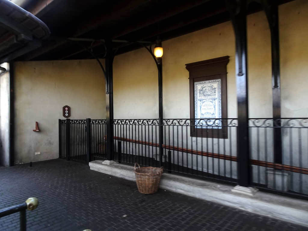 Platform of Station de Oost at the Ruigrijk kingdom