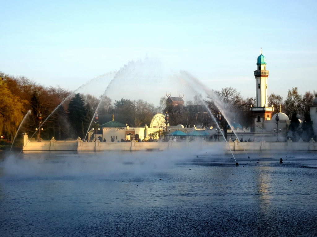 The Aquanura lake at the Fantasierijk kingdom and the Fata Morgana attraction at the Anderrijk kingdom, during the water show