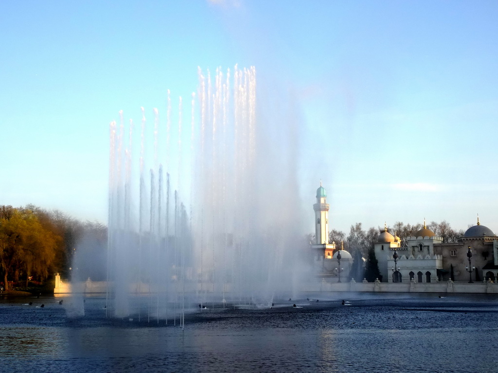 The Aquanura lake at the Fantasierijk kingdom and the Fata Morgana attraction at the Anderrijk kingdom, during the water show