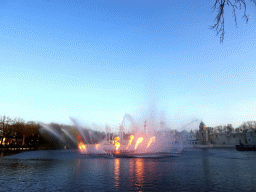 The Aquanura lake at the Fantasierijk kingdom and the Fata Morgana attraction at the Anderrijk kingdom, during the water show