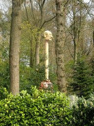 Langnek at the Six Servants attraction at the Fairytale Forest at the Marerijk kingdom, viewed from the Pardoes Promenade at the Fantasierijk kingdom