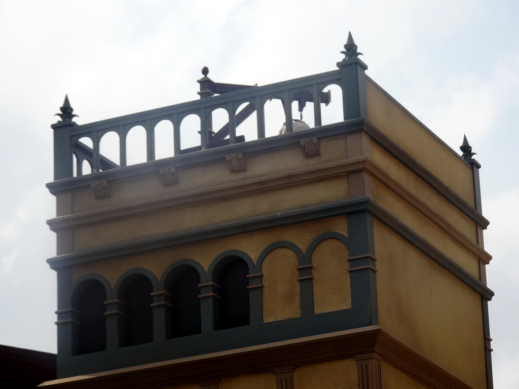 Tower on the stage of the Raveleijn theatre at the Marerijk kingdom, before the Raveleijn Parkshow, viewed from the Wapen van Raveleijn restaurant