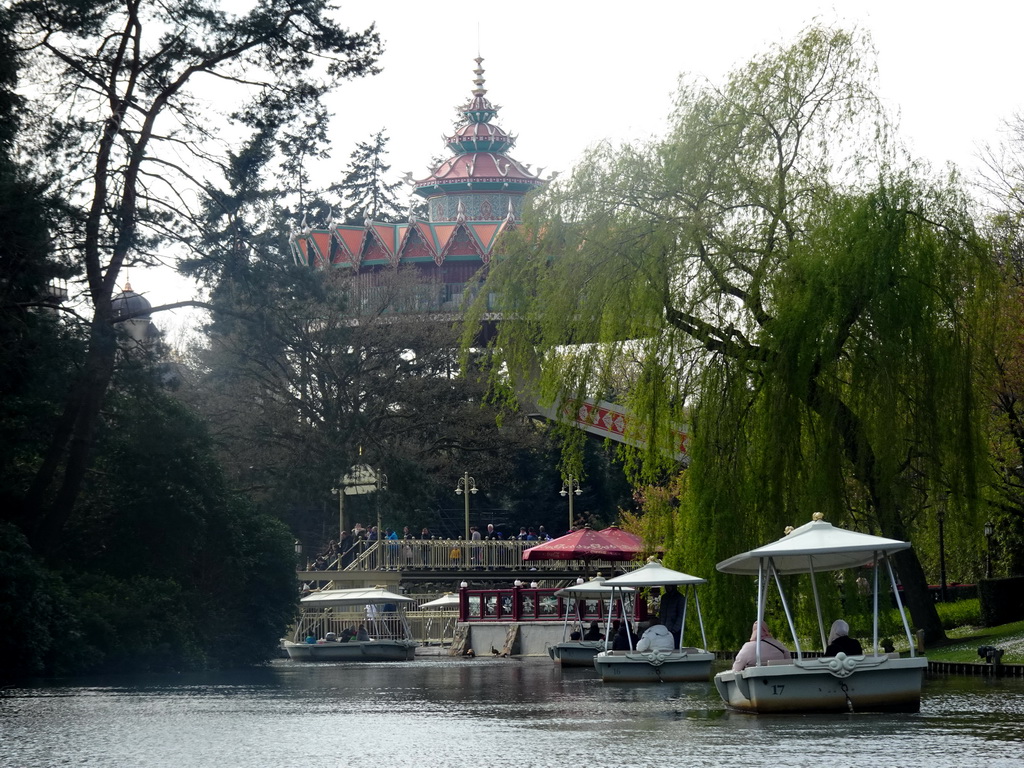 The Pagoda attraction and Gondolettas at the Gondoletta attraction at the Reizenrijk kingdom