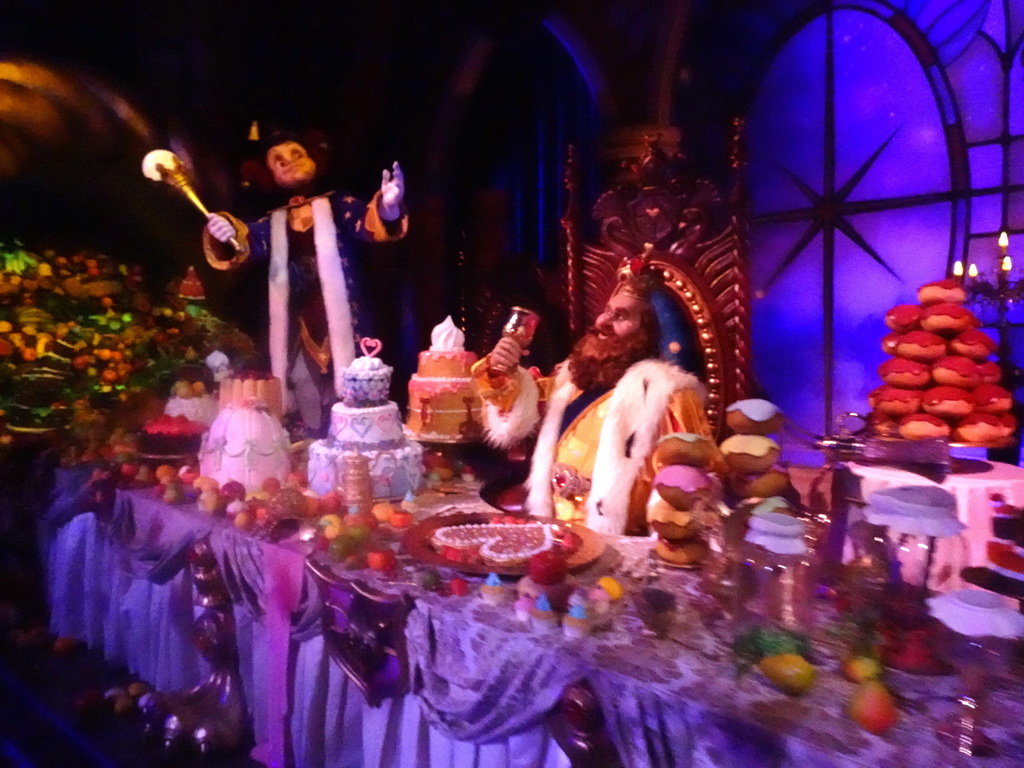 Jester Pardoes and King Pardulfus at the Royal Hall in the Symbolica attraction at the Fantasierijk kingdom