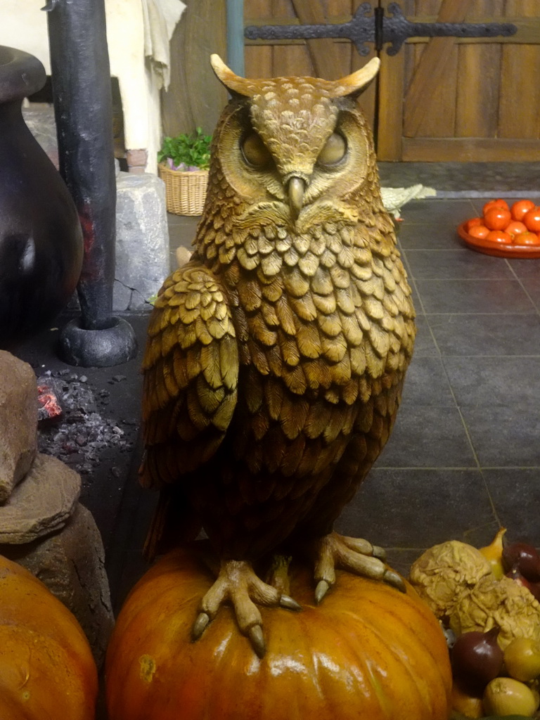 Owl statue at the Cinderella attraction at the Fairytale Forest at the Marerijk kingdom