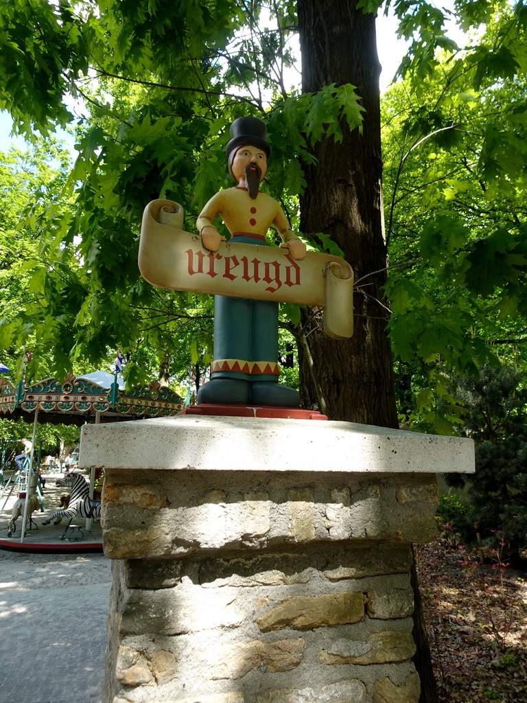 Statuette at the entrance to the Kindervreugd playground at the Marerijk kingdom