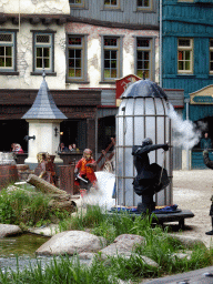 Actors on the stage of the Raveleijn theatre at the Marerijk kingdom, during the Raveleijn Parkshow