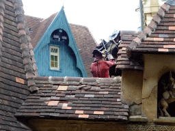 Actors on the stage of the Raveleijn theatre at the Marerijk kingdom, during the Raveleijn Parkshow