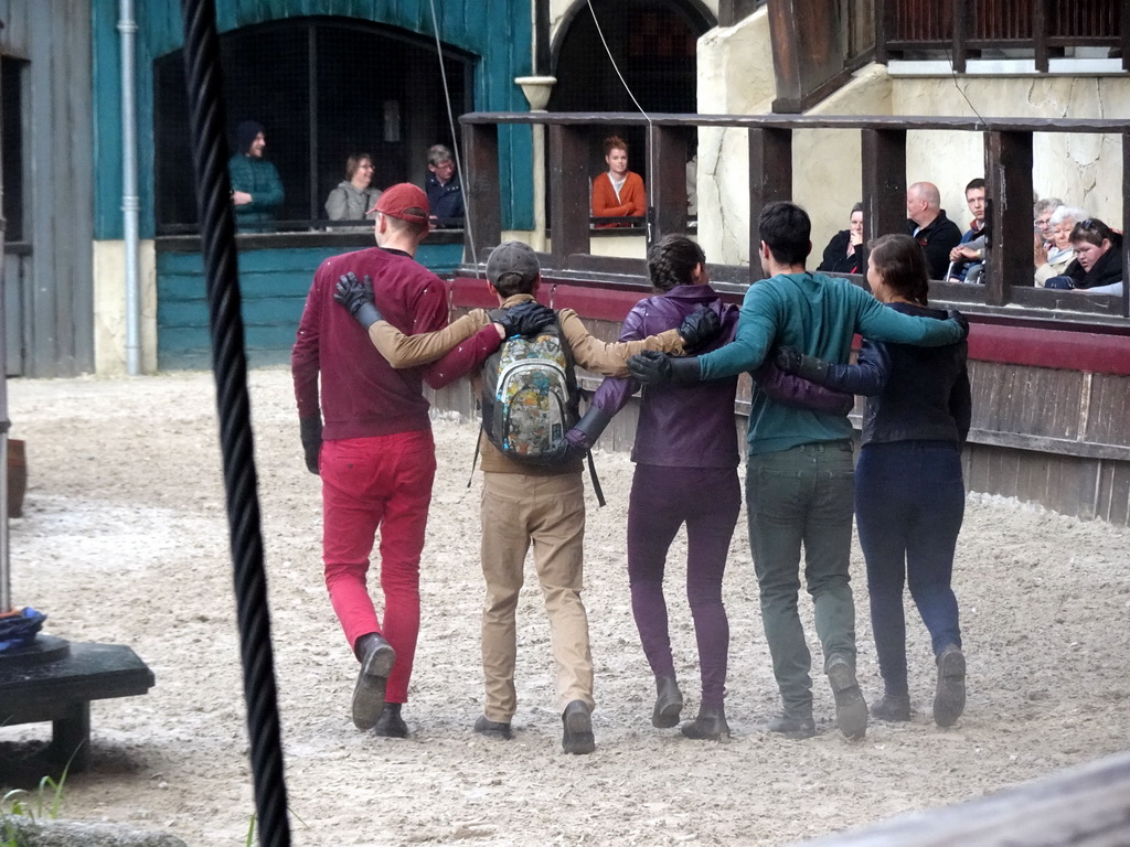 Actors on the stage of the Raveleijn theatre at the Marerijk kingdom, during the Raveleijn Parkshow