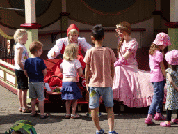 Little Red Riding Hood and Cinderella at the Dwarrelplein square