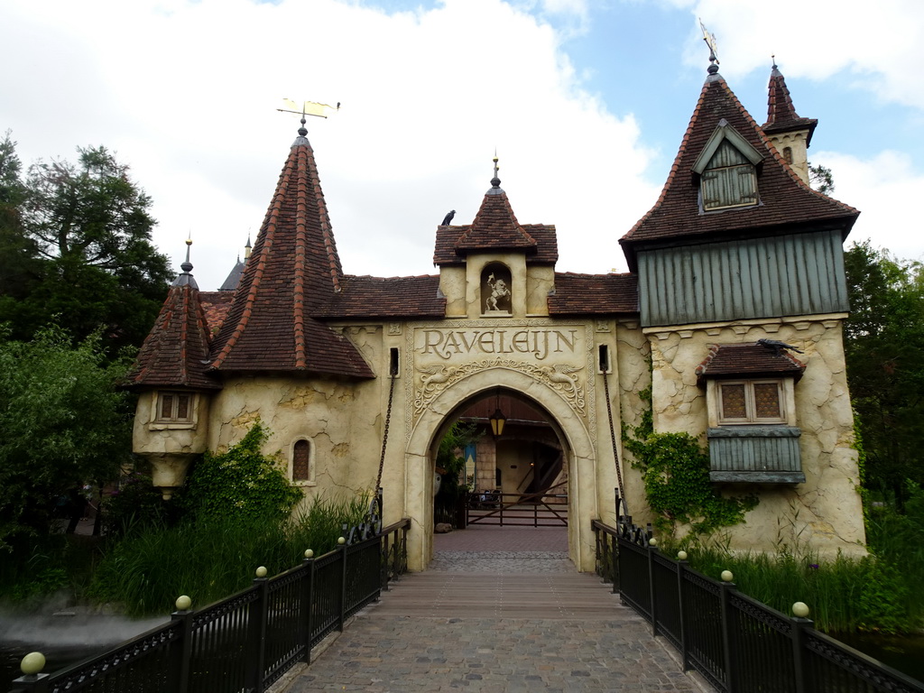 Front of the Raveleijn theatre at the Marerijk kingdom