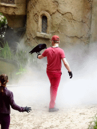 Actors and bird on the stage of the Raveleijn theatre at the Marerijk kingdom, during the Raveleijn Parkshow