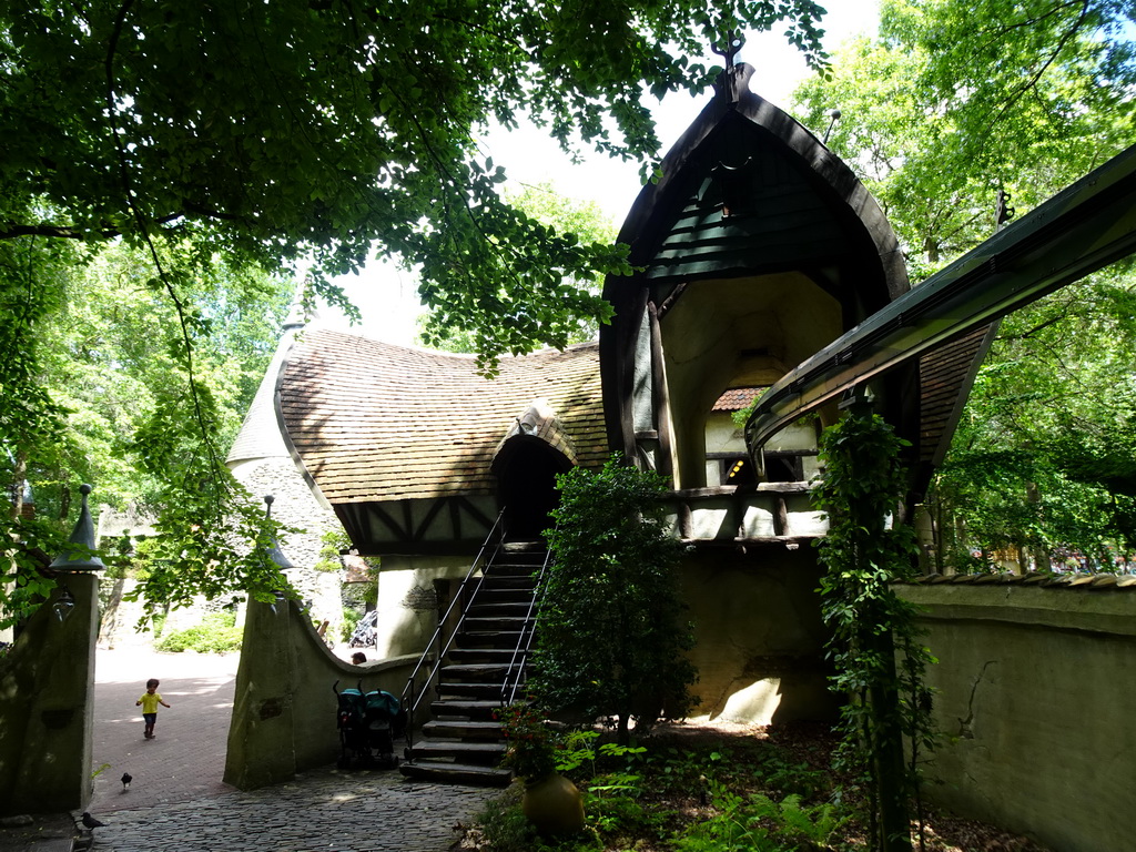 The Lonkhuys building at the Laafland attraction at the Marerijk kingdom