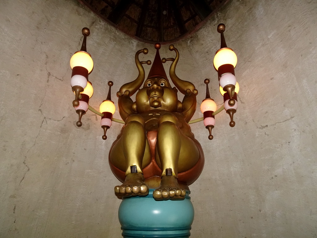 Statue of the Laaf Forefather in the Loof en Eerhuys building at the Laafland attraction at the Marerijk kingdom