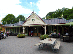 Front of the Vrolijke Noot restaurant at the Dwarrelplein square