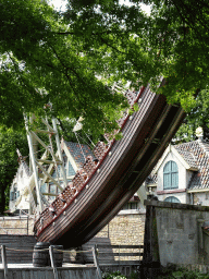 The Halve Maen attraction at the Ruigrijk kingdom, viewed from the waiting line for the Oude Tufferbaan attraction