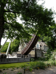 The Halve Maen attraction at the Ruigrijk kingdom, viewed from the waiting line for the Oude Tufferbaan attraction