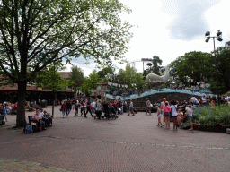 The Ruigrijkplein square with the Polka Marina and Python attractions at the Ruigrijk kingdom