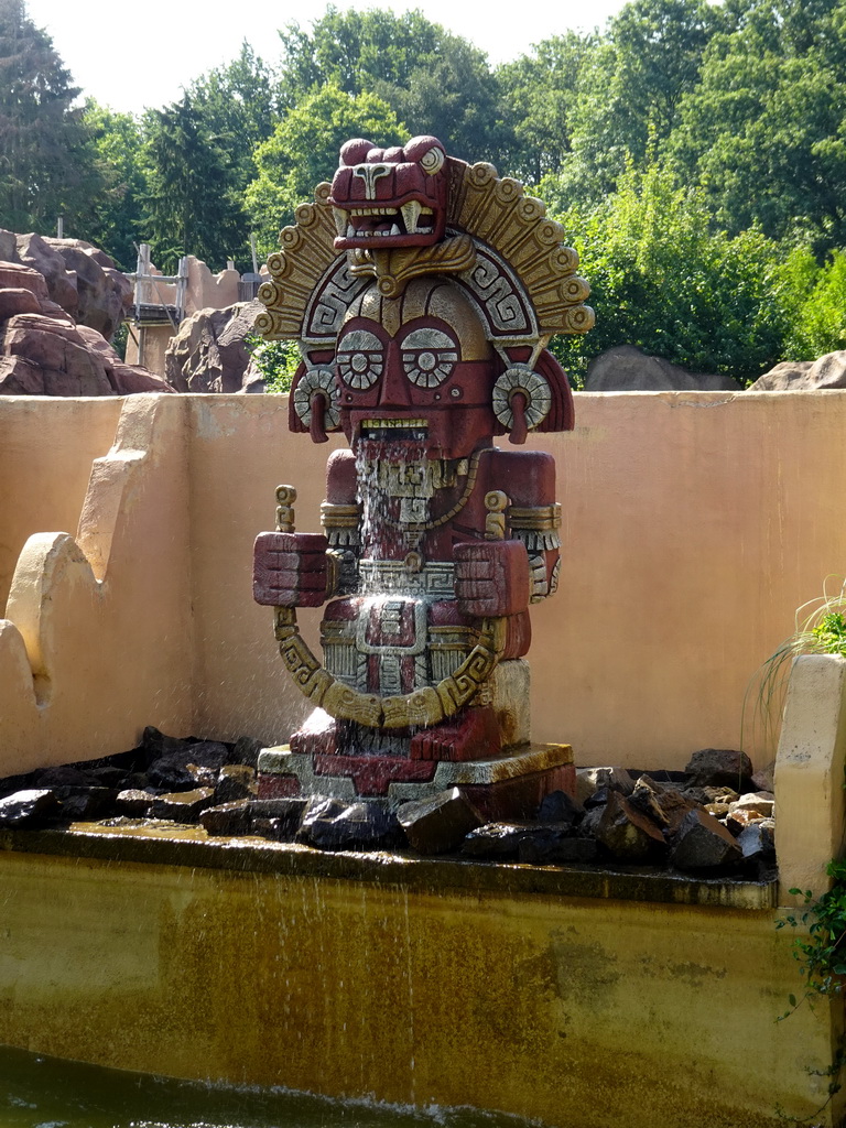 Statue at the Piraña attraction at the Anderrijk kingdom