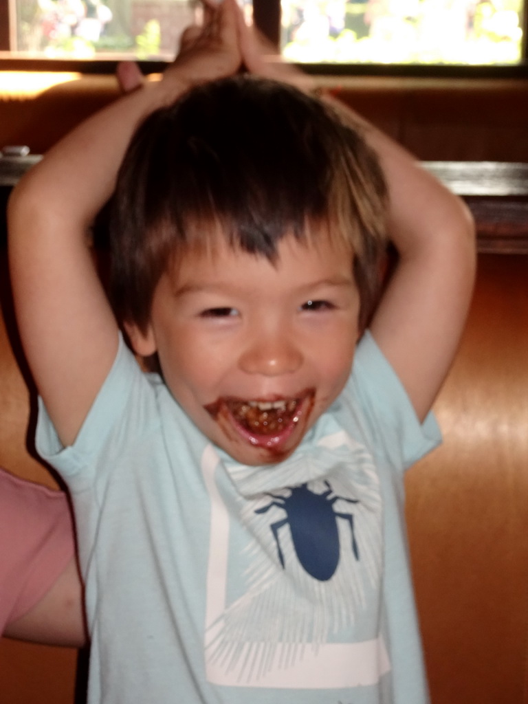 Max eating Nutella at the Polles Keuken restaurant at the Fantasierijk kingdom